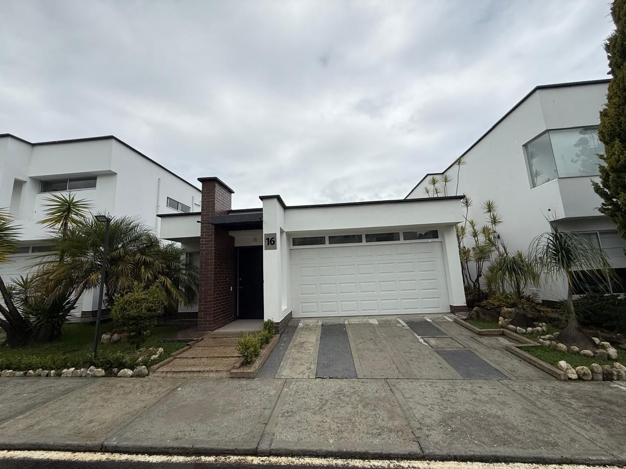 Casa en arriendo Antioquia El Retiro El Retiro 200 m2 Habitaciones 2 Baños 3 Garajes 1 Precio $6800000