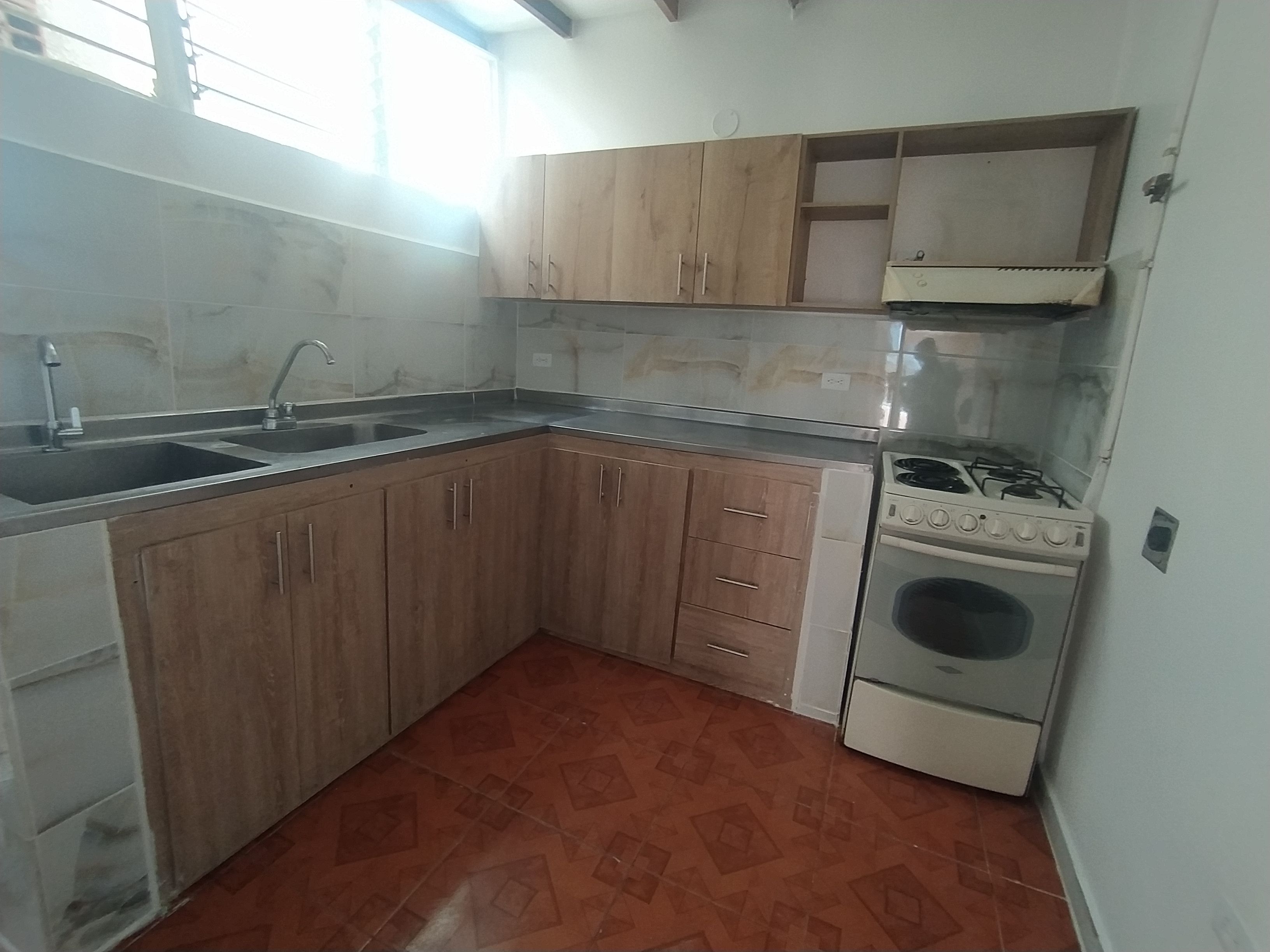 Apartamento en arriendo Antioquia Medellín Bombona No1 80 m2 Habitaciones 4 Baños 2 Garajes 0 Precio $2100000