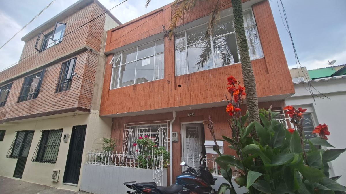 Casa en arriendo Cundinamarca Bogotá Garces Navas Oriental 139 m2 Habitaciones 5 Baños 3 Garajes 1 Precio $3200000
