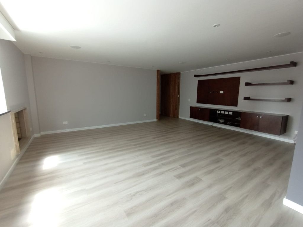 Apartamento en venta Cundinamarca Bogotá La Porciuncula 141 m2 Habitaciones 3 Baños 4 Garajes 1 Precio $1050000000