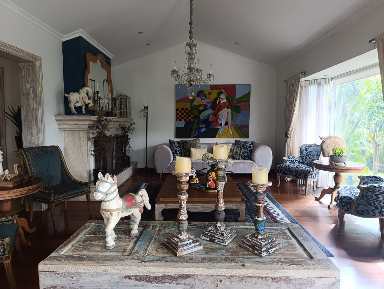 Casa en arriendo o venta Antioquia Medellín El Tesoro 400 m2 Habitaciones 4 Baños 6 Garajes 3 Precio venta $4100000000 Precio arriendo $21000000