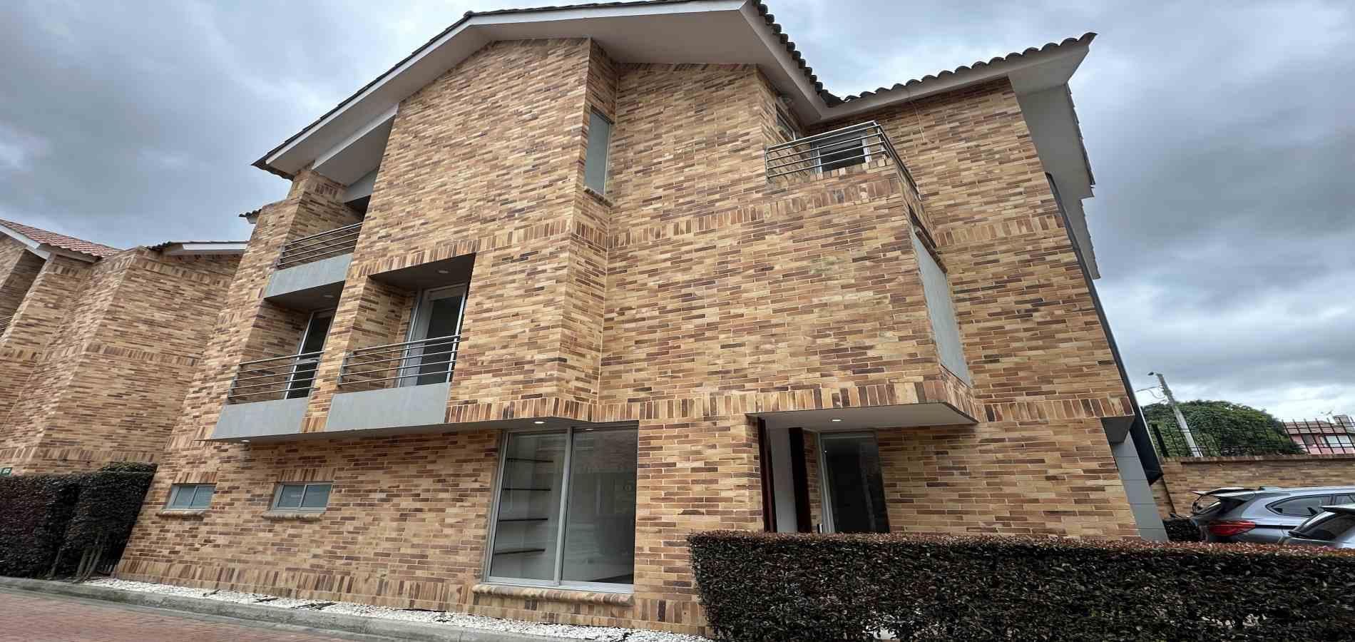 Casa en arriendo Cundinamarca Chía Cr Pinares 190 m2 Habitaciones 3 Baños 3 Garajes 2 Precio $4900000
