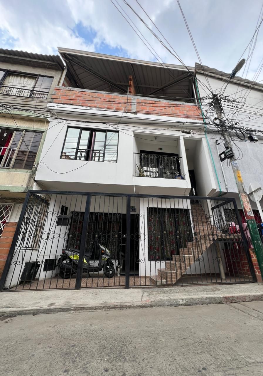 Casa en venta Valle Del Cauca Cali Brisas Del Limonar 80 m2 Habitaciones 4 Baños 2 Garajes 0 Precio $350000000