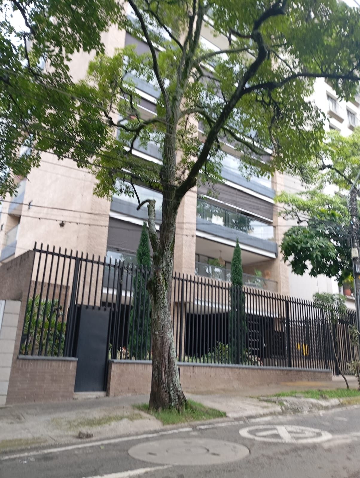 Apartamento en arriendo Valle Del Cauca Cali Santa Rita 234 m2 Habitaciones 3 Baños 4 Garajes 3 Precio $9500000