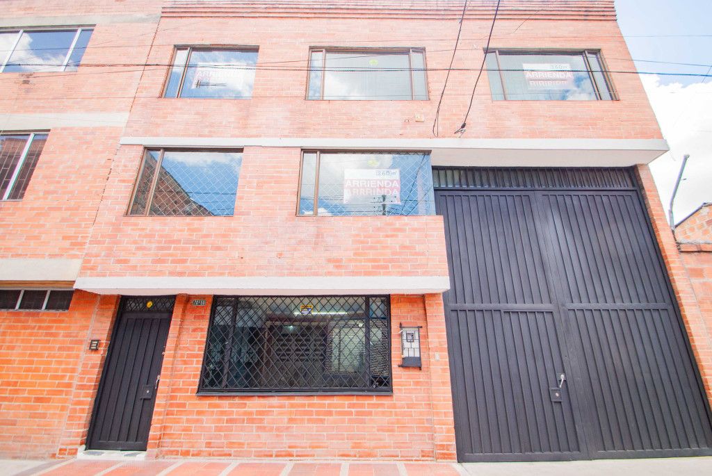 Oficina en arriendo Cundinamarca Bogotá La Cabaña 140 m2 Habitaciones 0 Baños 2 Garajes 0 Precio $3800000