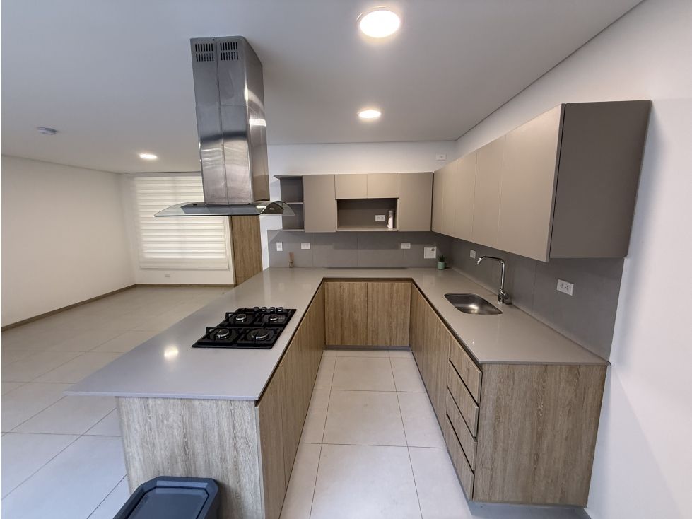 Casa en arriendo Antioquia Rionegro San Antonio 94 m2 Habitaciones 3 Baños 4 Garajes 2 Precio $4600000