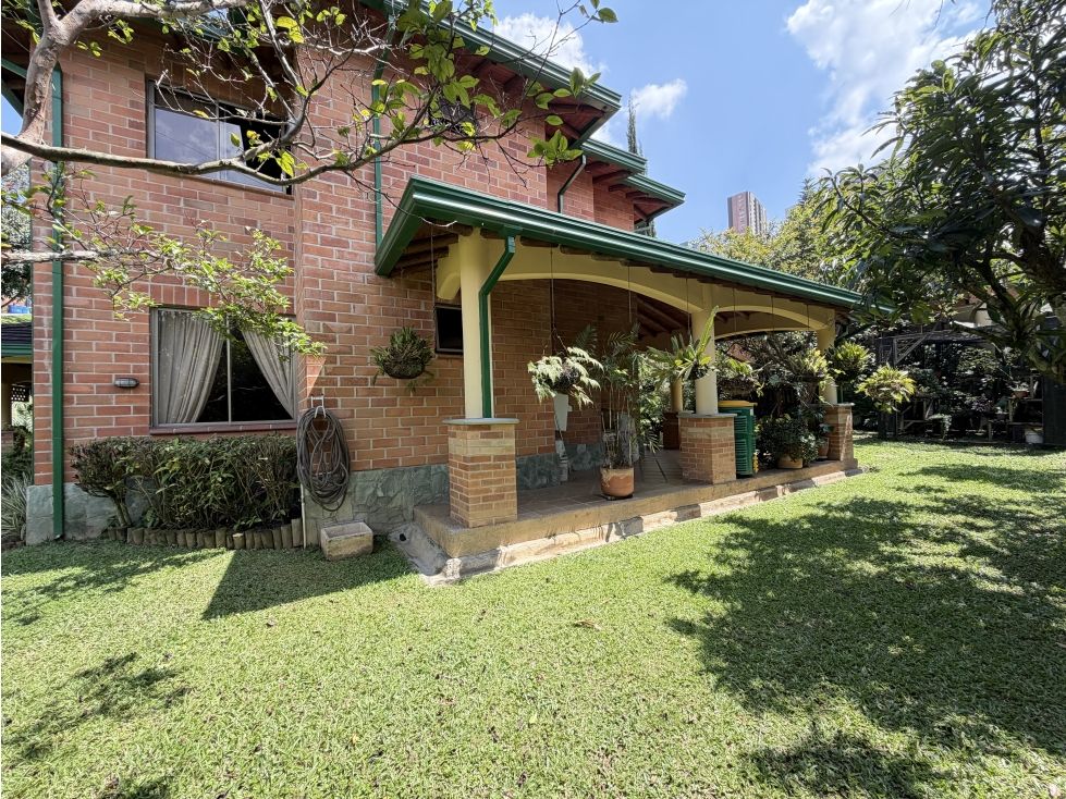 Casa en venta Antioquia Sabaneta Los Alcázares 214 m2 Habitaciones 4 Baños 4 Garajes 4 Precio $2400000000