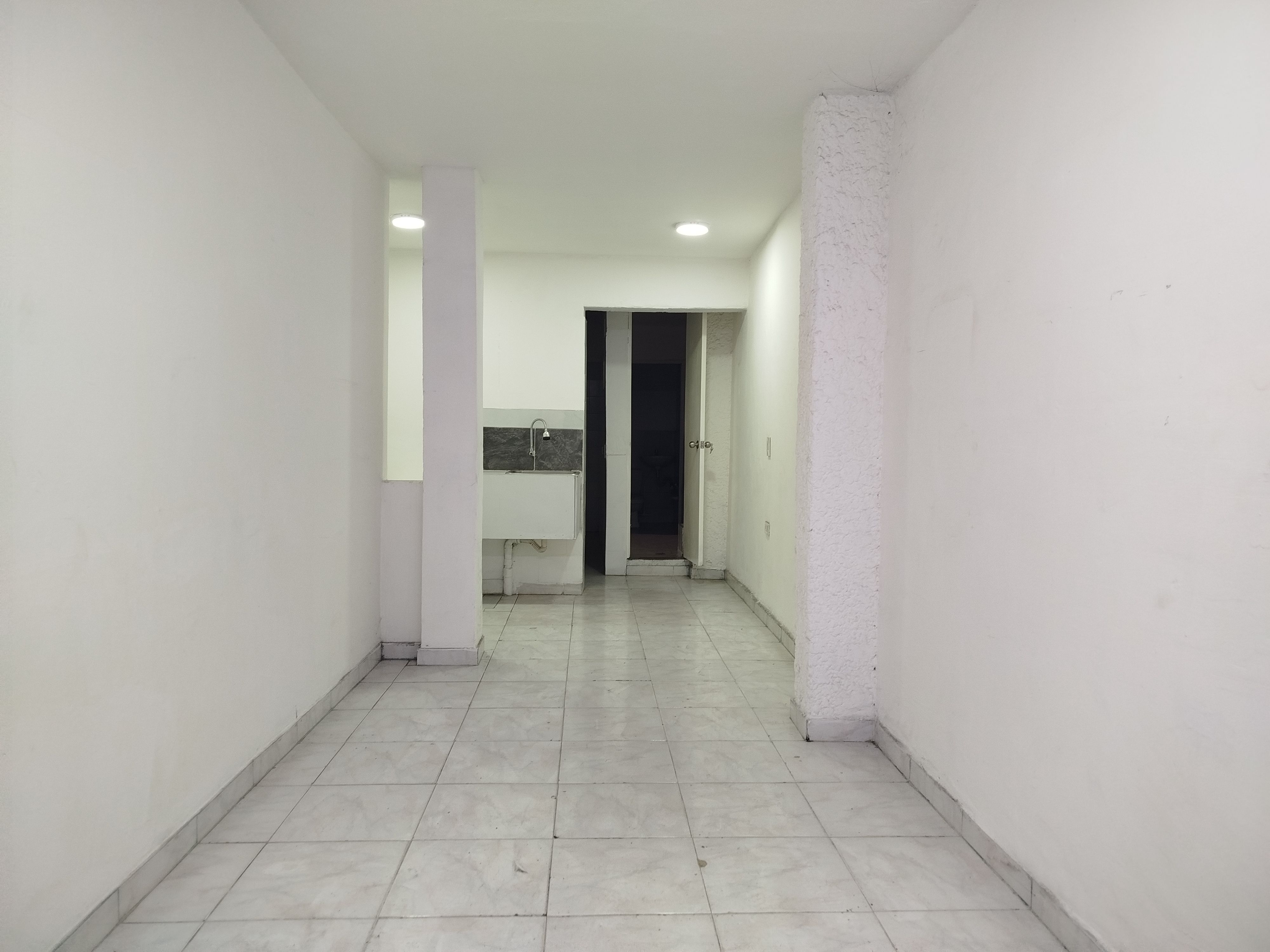 Local en arriendo Antioquia Itagüí San Isidro 54 m2 Habitaciones 0 Baños 1 Garajes 0 Precio $2200000