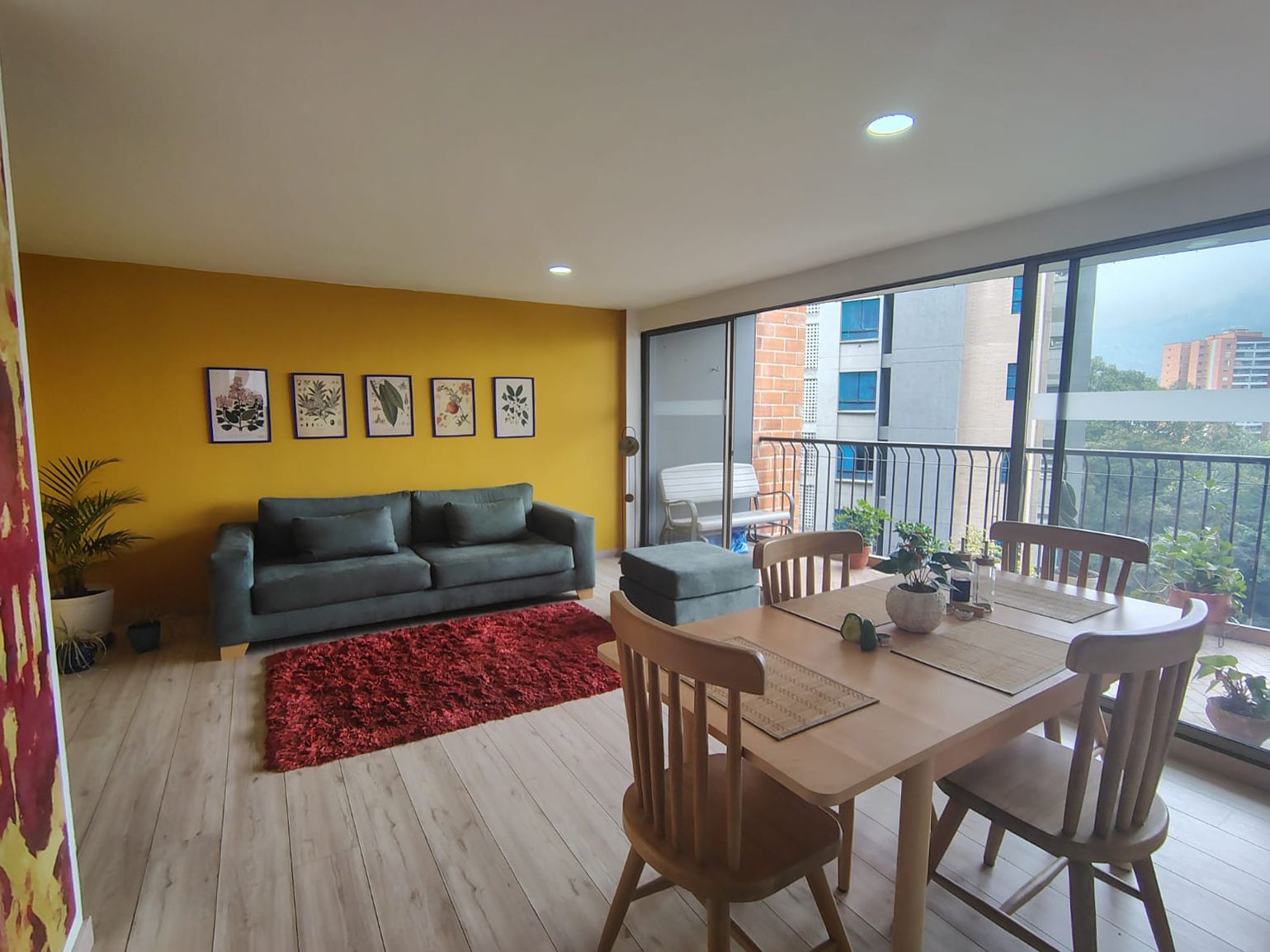 Apartamento en arriendo Antioquia Envigado La Pradera 118 m2 Habitaciones 3 Baños 3 Garajes 1 Precio $5700000