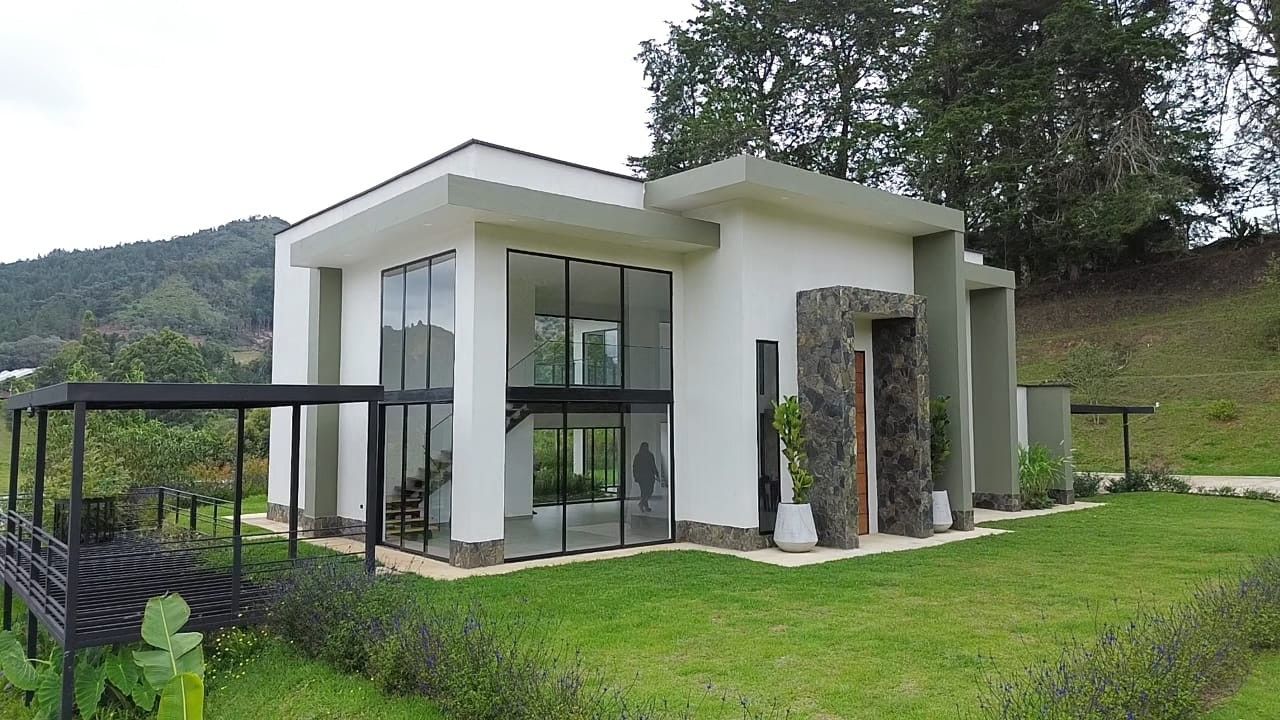 Finca en venta Antioquia La Ceja La Ceja 383 m2 Habitaciones 5 Baños 6 Garajes 3 Precio $1900000000