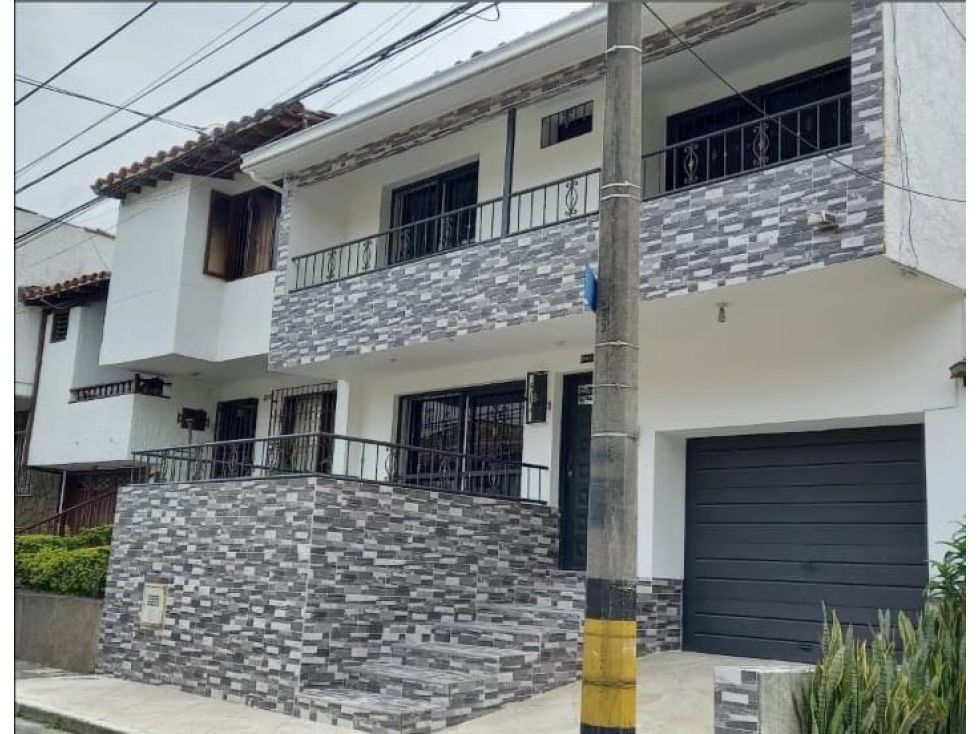 Casa en venta Antioquia Medellín El Nogal Los Almendros 250 m2 Habitaciones 4 Baños 3 Garajes 1 Precio $1100000000