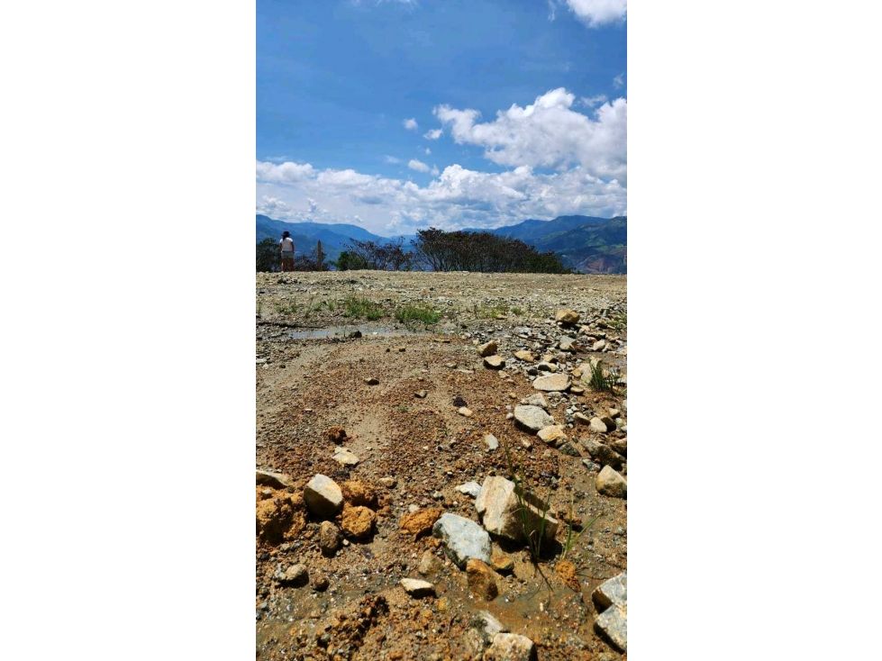 Lote en venta Antioquia Medellín Medellín 2100 m2 Habitaciones 0 Baños 0 Garajes 2 Precio $355000000