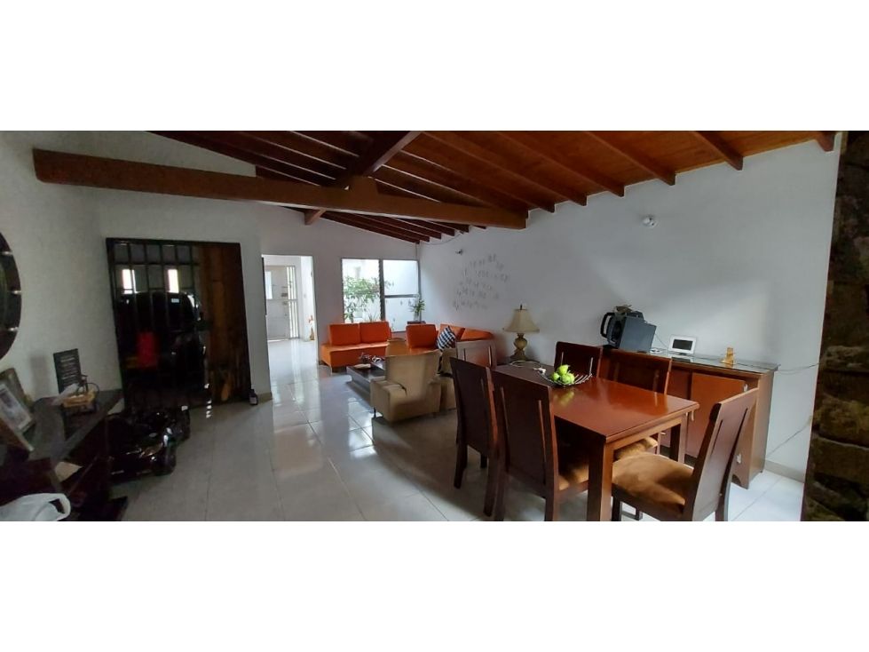 Casa en venta Antioquia Medellín Florida Nueva 268 m2 Habitaciones 5 Baños 5 Garajes 2 Precio $1700000000