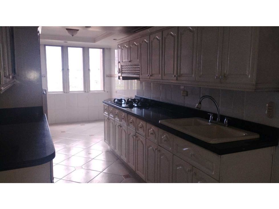 Apartamento en venta Antioquia Medellín Suramericana 160 m2 Habitaciones 4 Baños 3 Garajes 1 Precio $740000000