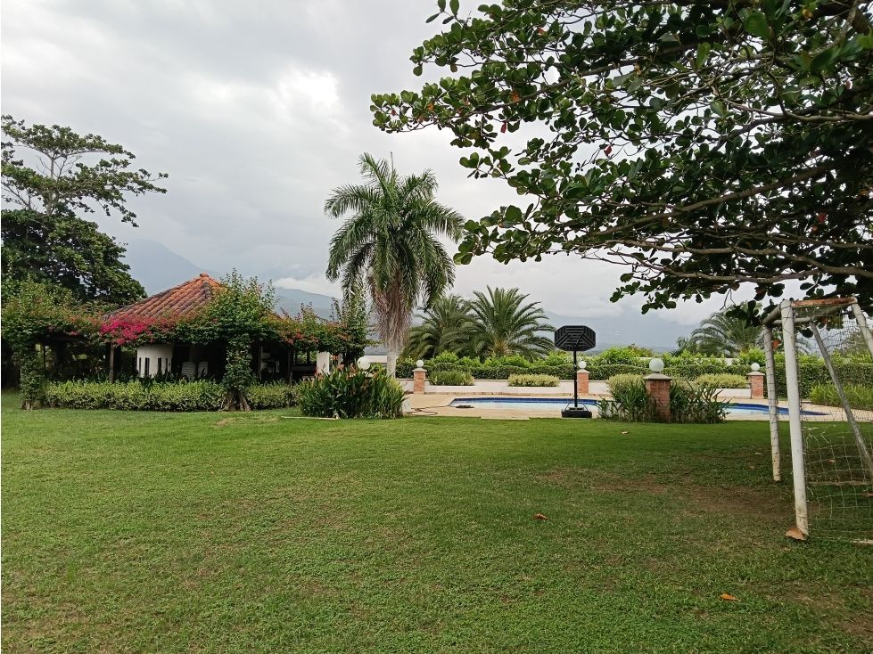 Finca en venta Antioquia Santafé De Antioquia Santafé De Antioquia 450 m2 Habitaciones 4 Baños 4 Garajes 8 Precio $1850000000