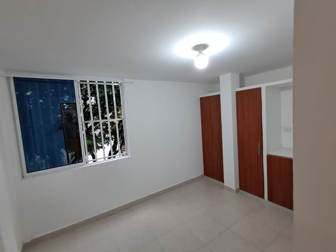 Apartaestudio en arriendo Valle Del Cauca Cali El Bosque 22 m2 Habitaciones 1 Baños 1 Garajes 0 Precio $750000