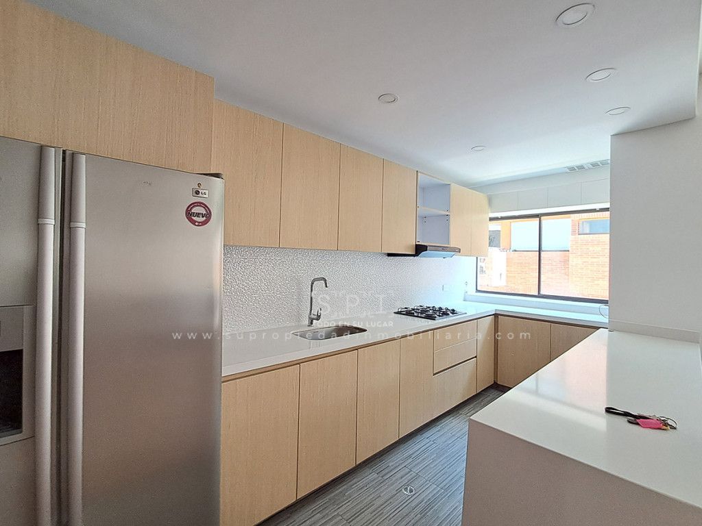 Apartamento en arriendo Cundinamarca Bogotá San Patricio 90 m2 Habitaciones 2 Baños 2 Garajes 2 Precio $4500000