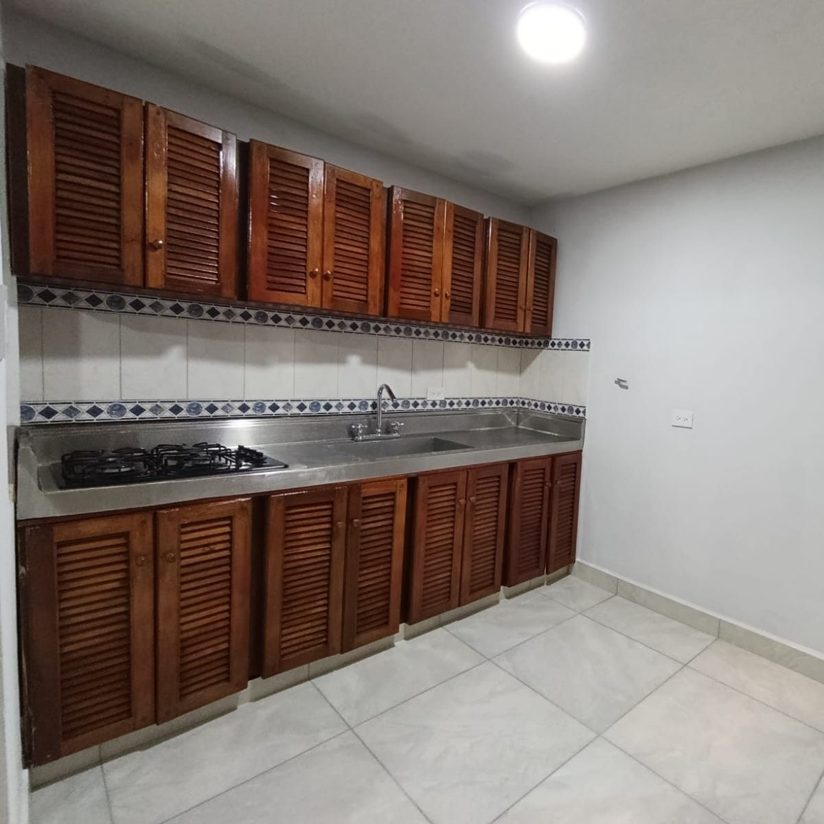 Casa en arriendo Antioquia Medellín Los Conquistadores 120 m2 Habitaciones 3 Baños 2 Garajes 1 Precio $4200000