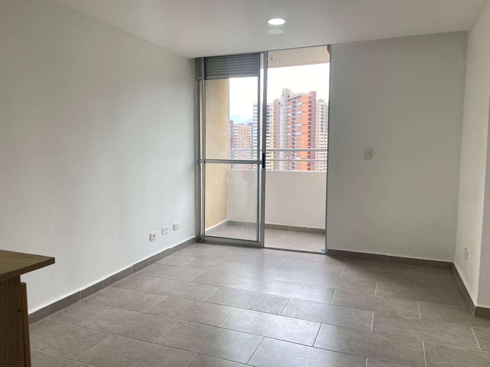 Apartamento en arriendo Antioquia Sabaneta Tres Esquinas 55 m2 Habitaciones 2 Baños 2 Garajes 1 Precio $1900000