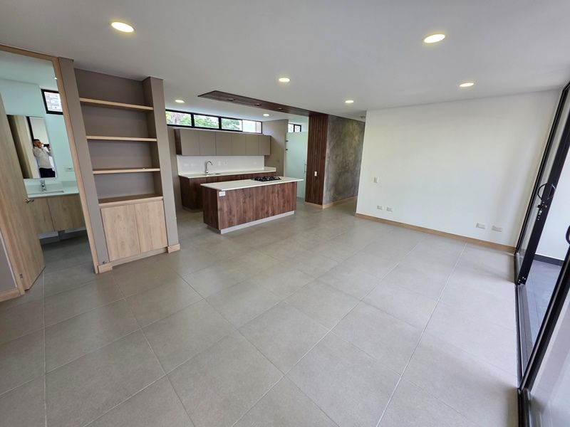 Apartamento en arriendo Antioquia Medellín El Tesoro 127 m2 Habitaciones 3 Baños 5 Garajes 2 Precio $8000000