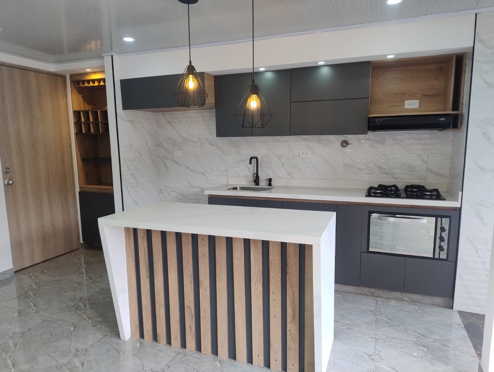 Apartamento en arriendo Antioquia Bello Urbanización Porto Alegre 80 m2 Habitaciones 3 Baños 2 Garajes 1 Precio $3800000