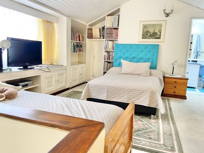 Casa en venta Cundinamarca Bogotá Santa Barbara Central 347 m2 Habitaciones 5 Baños 3 Garajes 2 Precio $1550000000