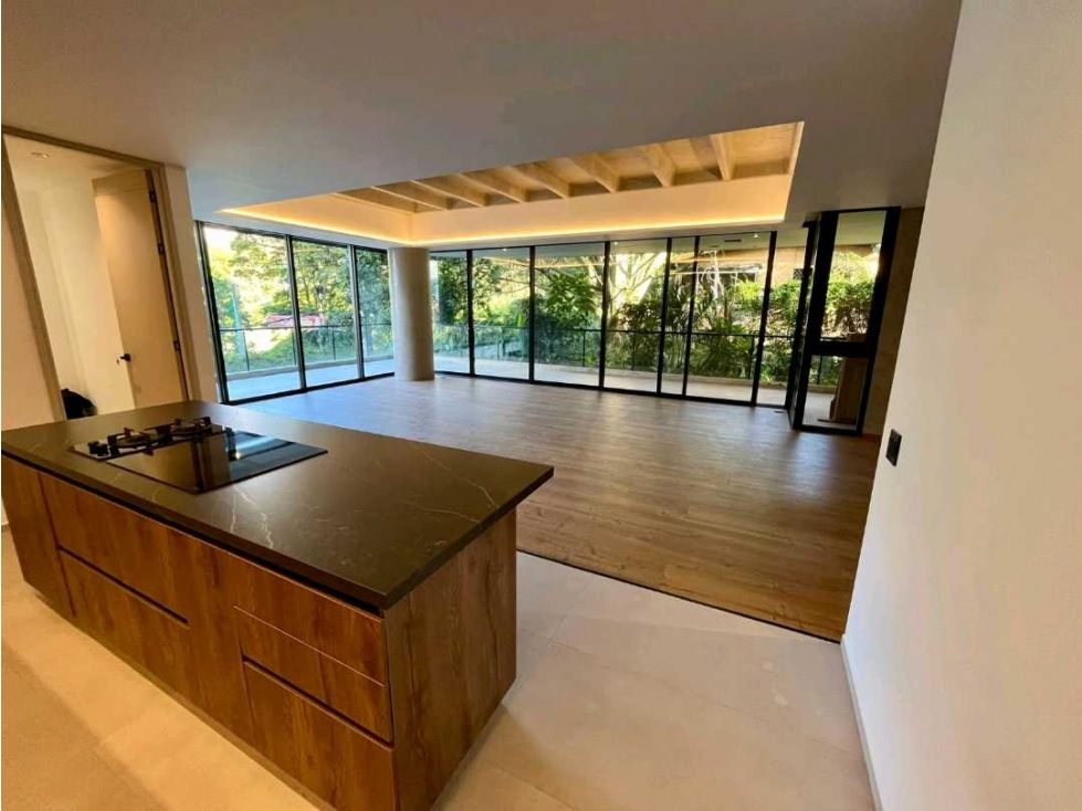 Apartamento en venta Antioquia Medellín Los Naranjos 240 m2 Habitaciones 2 Baños 4 Garajes 3 Precio $2690000000