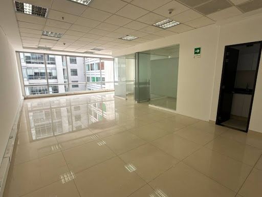 Oficina en arriendo Cundinamarca Bogotá Ciudad Salitre Nor-oriental 83 m2 Habitaciones 0 Baños 1 Garajes 2 Precio $6200000