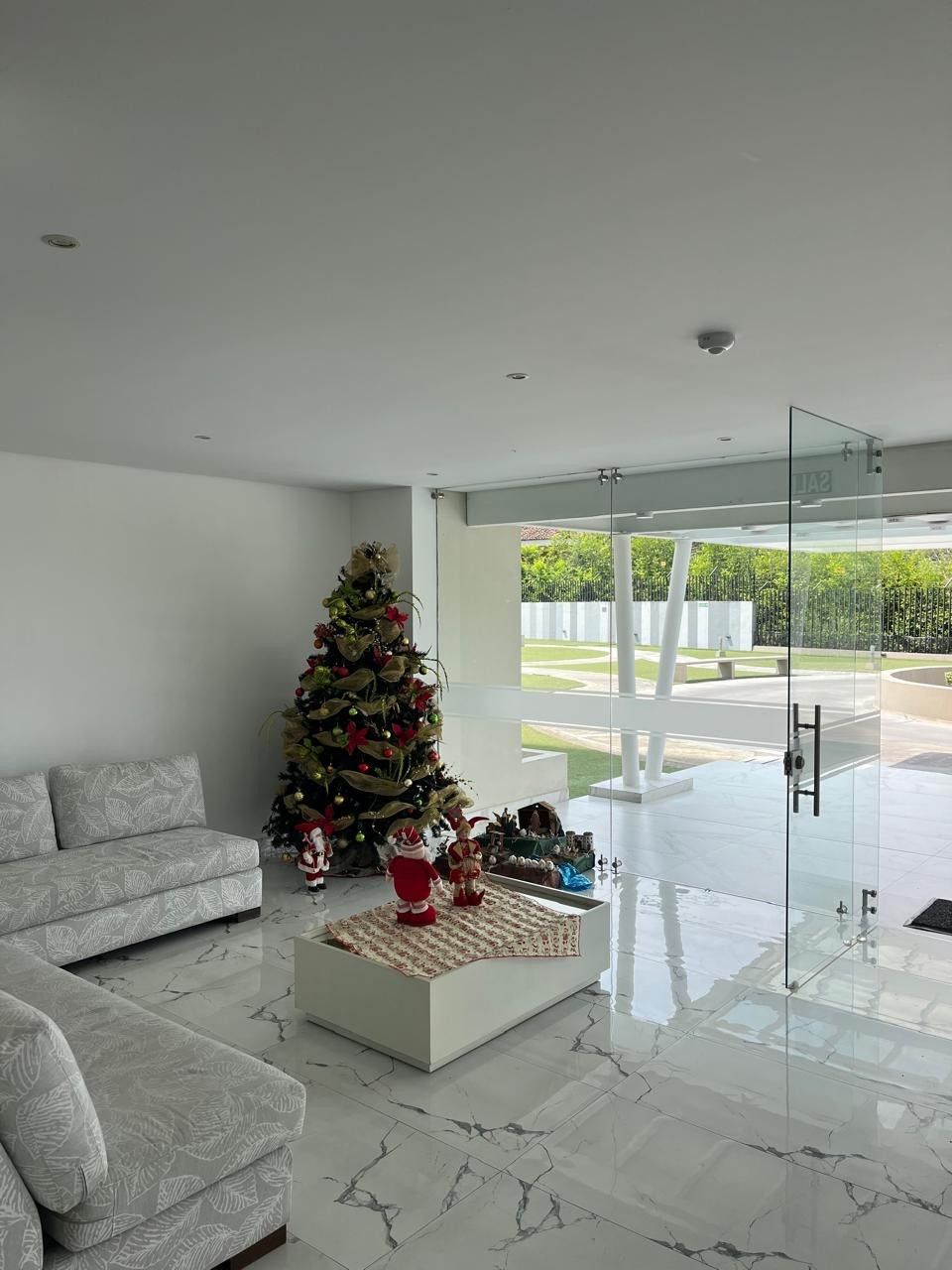 Apartamento en venta Valle Del Cauca Cali Santa Teresita 140 m2 Habitaciones 3 Baños 4 Garajes 2 Precio $1100000000