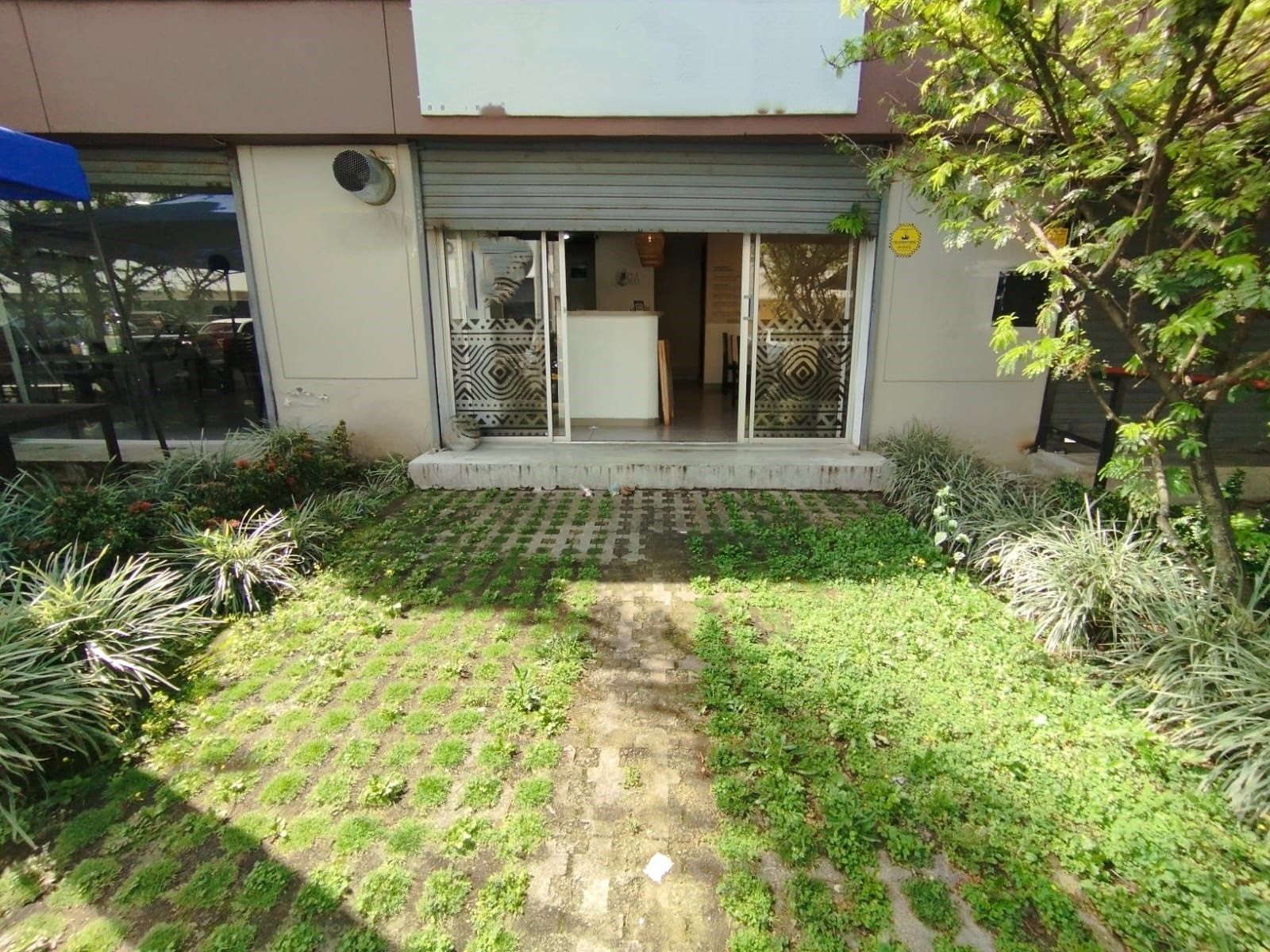 Local en arriendo Antioquia Medellín Manila 41 m2 Habitaciones 0 Baños 1 Garajes 1 Precio $2800000