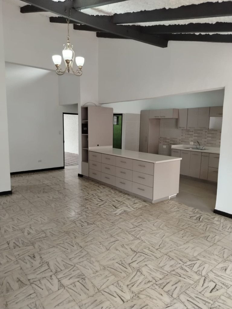 Casa en venta Valle Del Cauca Cali El Refugio 170 m2 Habitaciones 3 Baños 2 Garajes 2 Precio $750000000
