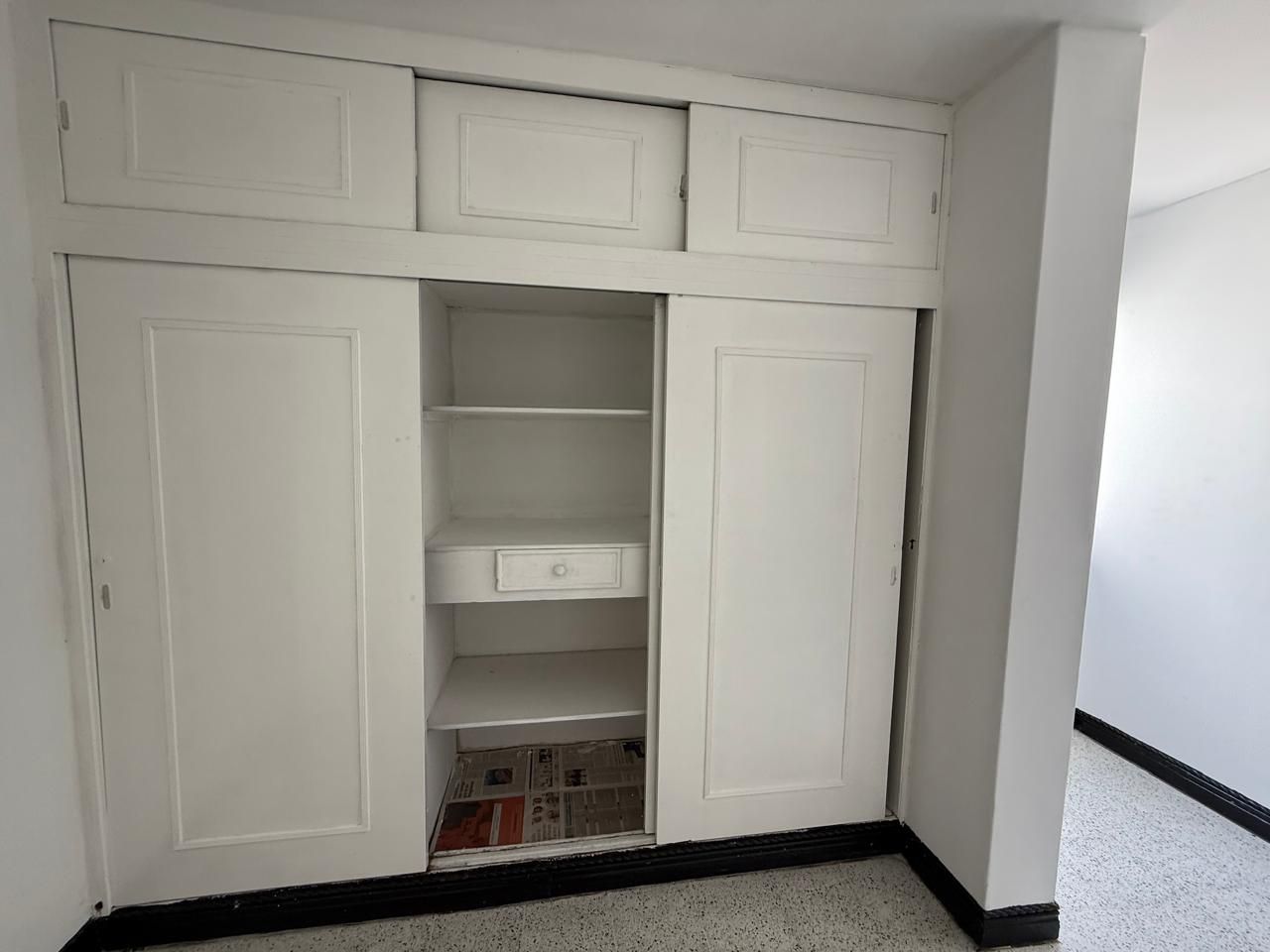 Apartamento en arriendo Antioquia Medellín Rosales 93 m2 Habitaciones 3 Baños 3 Garajes 1 Precio $2800000