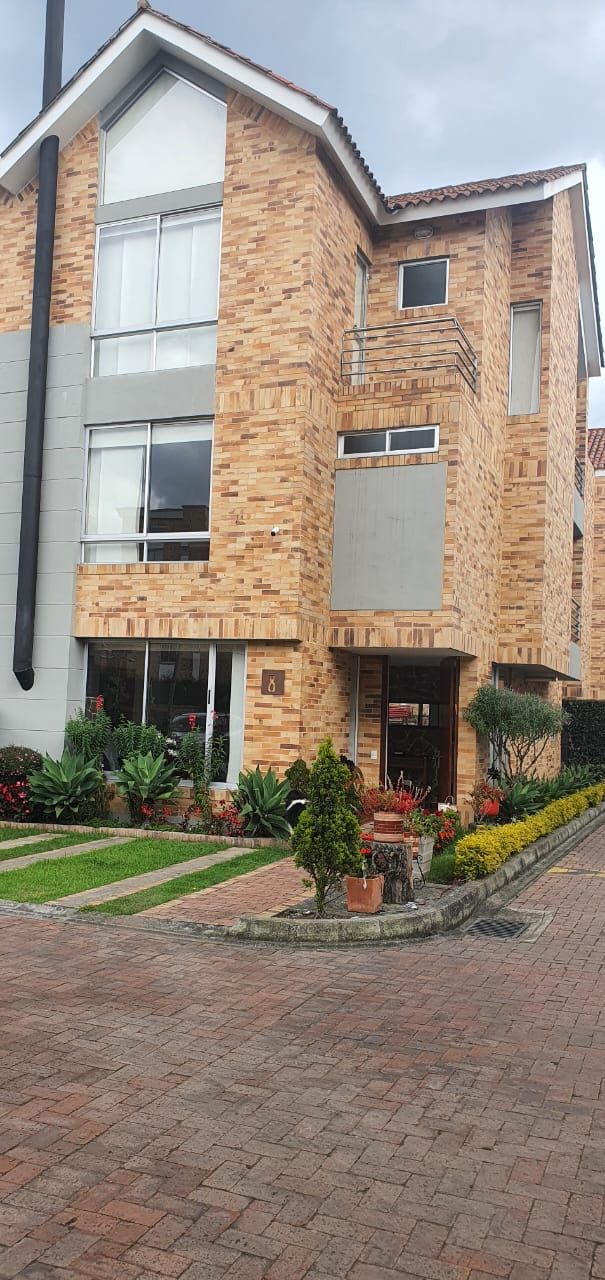 Casa en venta Cundinamarca Chía Santa Clara 178 m2 Habitaciones 3 Baños 4 Garajes 2 Precio $860000000