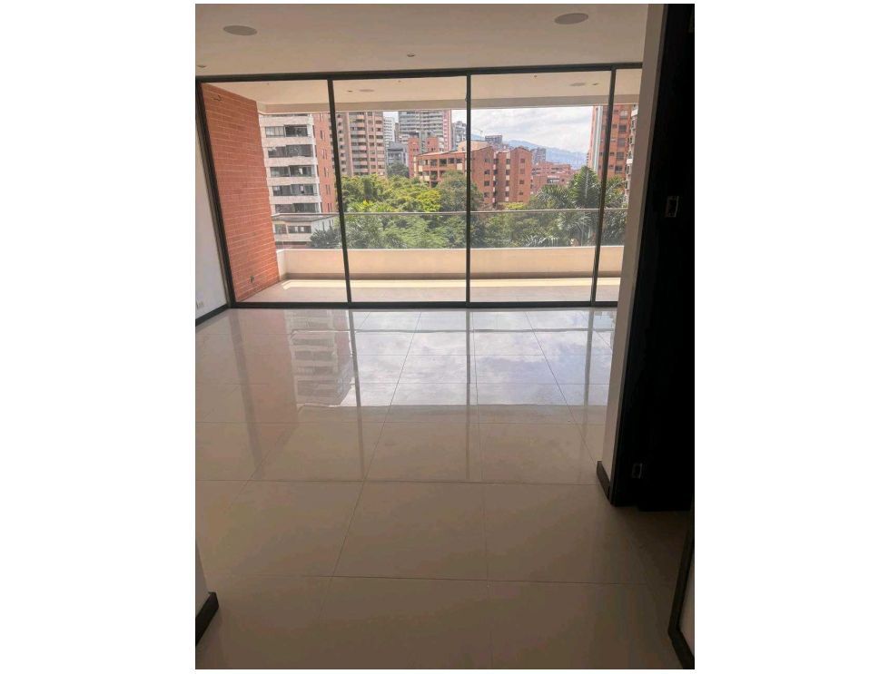 Apartamento en venta Antioquia Medellín La Florida 140 m2 Habitaciones 4 Baños 5 Garajes 2 Precio $1300000000
