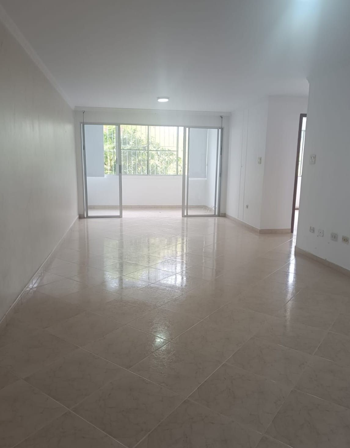 Apartamento en venta Valle Del Cauca Cali Ciudad Capri 122 m2 Habitaciones 3 Baños 3 Garajes 1 Precio $400000000