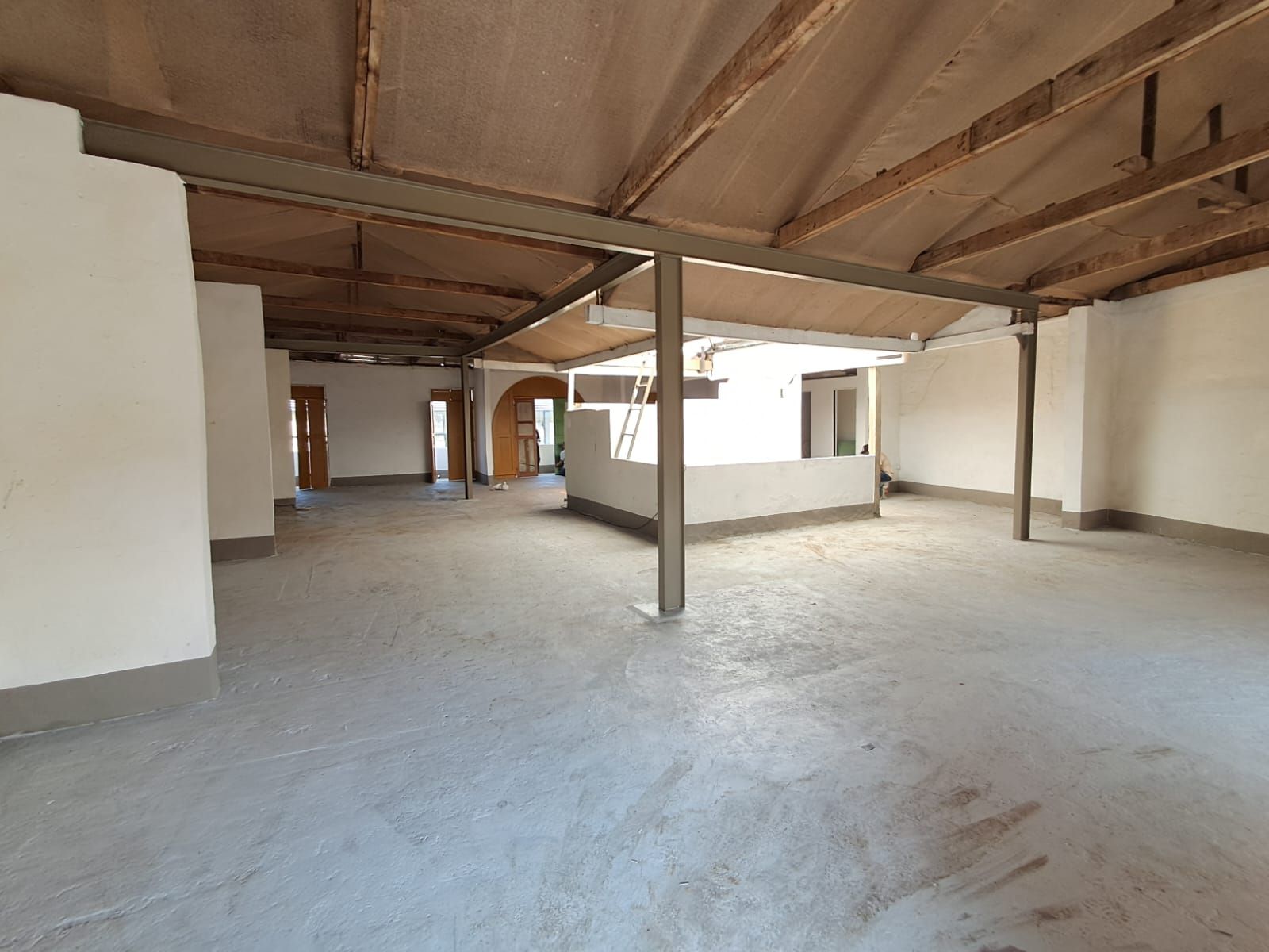 Bodega en arriendo Antioquia Medellín Colon 204 m2 Habitaciones 0 Baños 2 Garajes 0 Precio $9246000