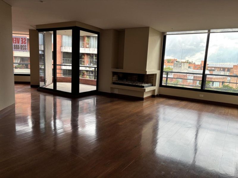 Apartamento en venta Cundinamarca Bogotá El Cedro 220 m2 Habitaciones 3 Baños 4 Garajes 3 Precio $2100000000