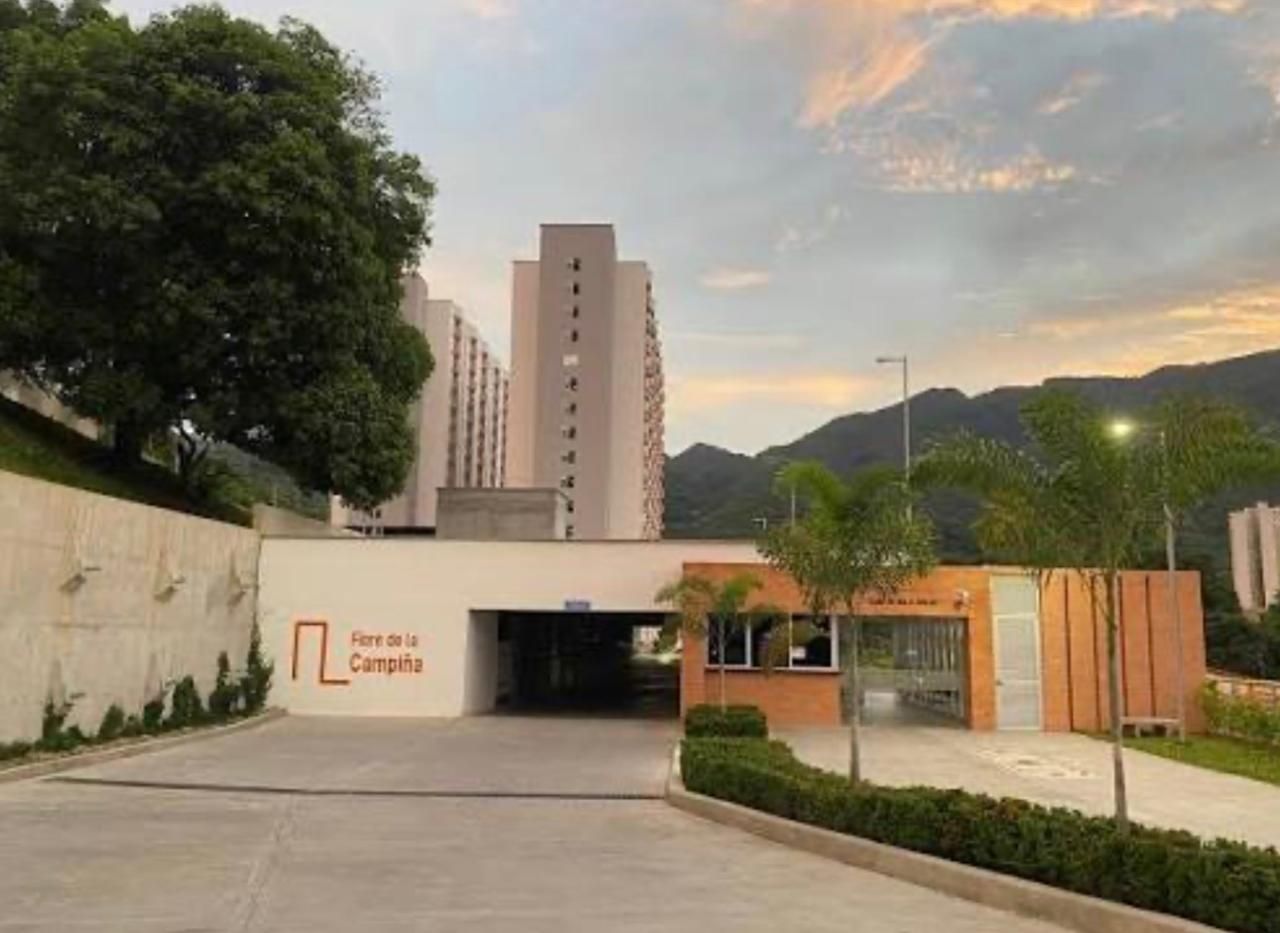 Apartamento en venta Santander Girón Sagrado Corazón 53 m2 Habitaciones 3 Baños 2 Garajes 1 Precio $255000000