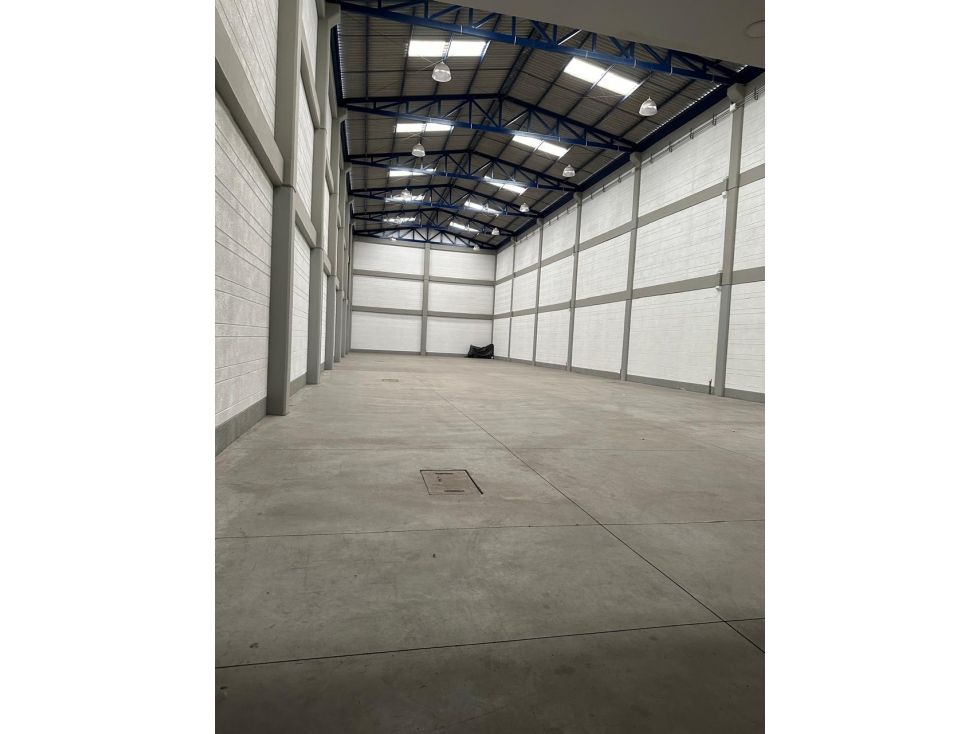 Bodega en arriendo Cundinamarca Bogotá Los Álamos 1100 m2 Habitaciones 0 Baños 10 Garajes 5 Precio $55000000