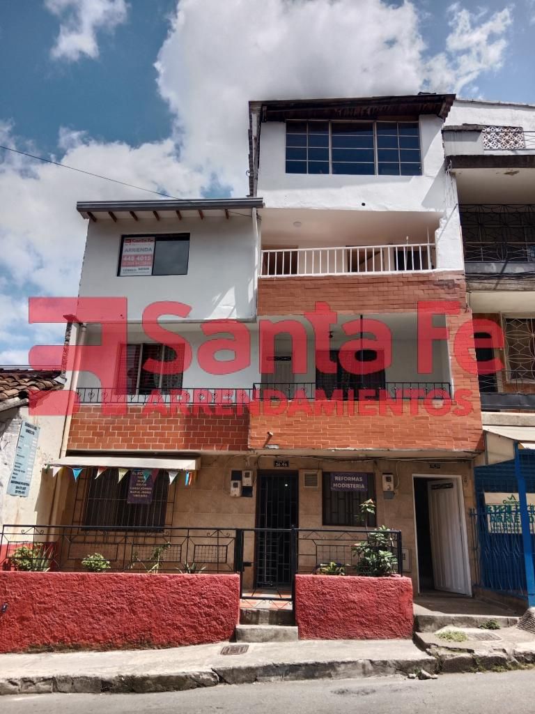 Apartamento en arriendo Antioquia Medellín Caicedo 76 m2 Habitaciones 4 Baños 2 Garajes 0 Precio $2100000