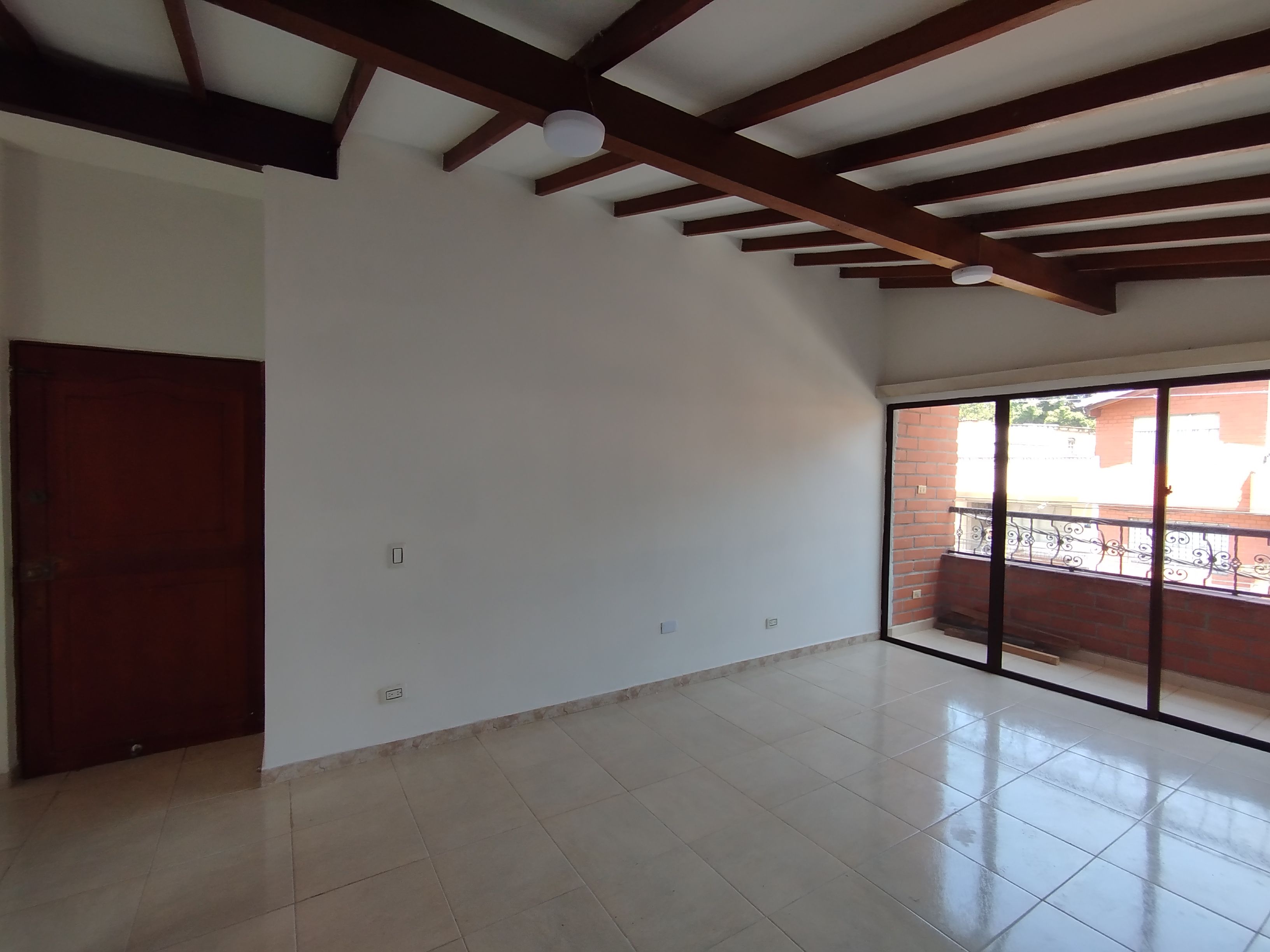Casa en arriendo Antioquia Medellín Belen 85 m2 Habitaciones 3 Baños 2 Garajes 1 Precio $3000000