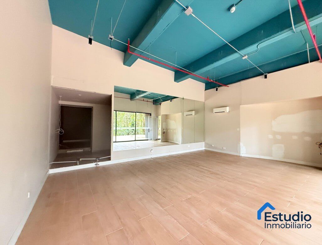 Oficina en arriendo Antioquia Envigado La Mesa 204 m2 Habitaciones 0 Baños 1 Garajes 1 Precio $20050000