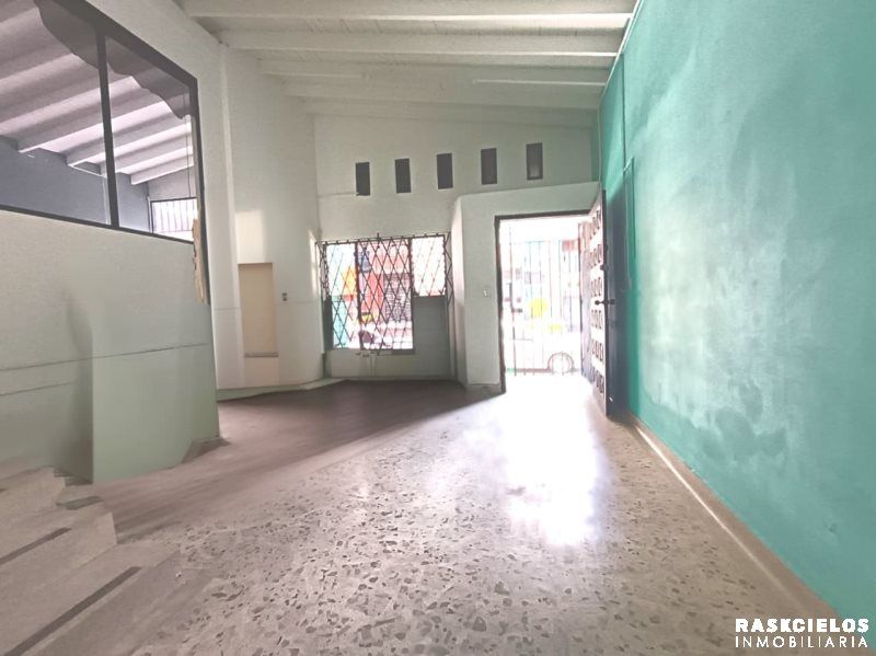 Casa en arriendo Antioquia Medellín Las Acacias 350 m2 Habitaciones 3 Baños 3 Garajes 1 Precio $7000000