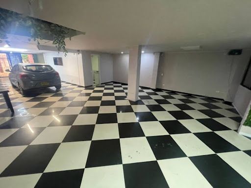 Local en arriendo Antioquia Medellín La Floresta 210 m2 Habitaciones 0 Baños 2 Garajes 0 Precio $4500000