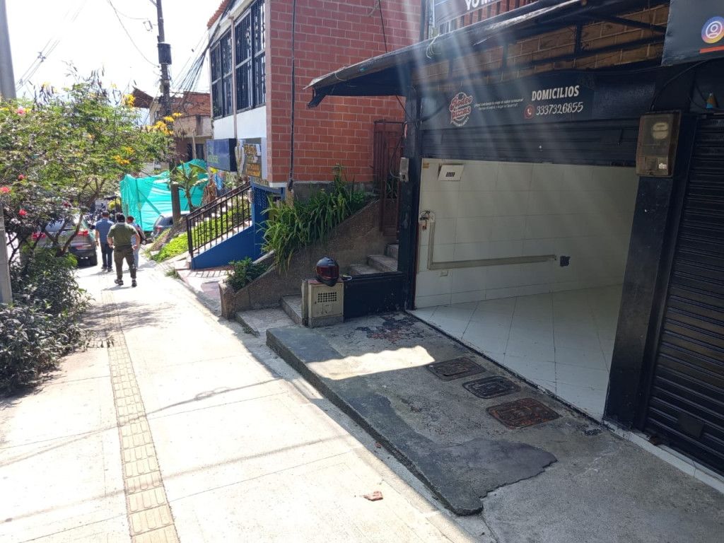 Local en arriendo Antioquia Medellín La Colina 20 m2 Habitaciones 0 Baños 1 Garajes 0 Precio $1850000