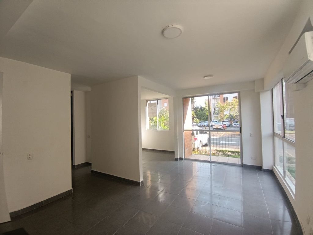 Apartamento en arriendo Valle Del Cauca Cali Conjunto Residencial Bosques De San Joaquin 55 m2 Habitaciones 2 Baños 2 Garajes 0 Precio $1250000
