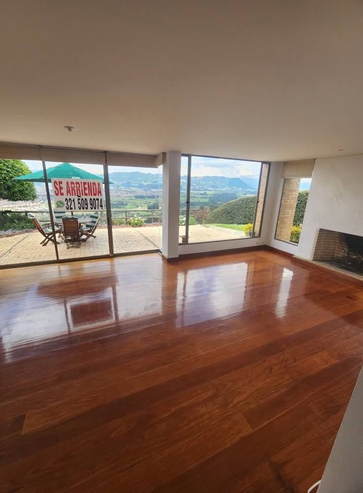 Casa Campestre en arriendo Cundinamarca Chía Cr Villa Laura 188 m2 Habitaciones 4 Baños 5 Garajes 4 Precio $7800000