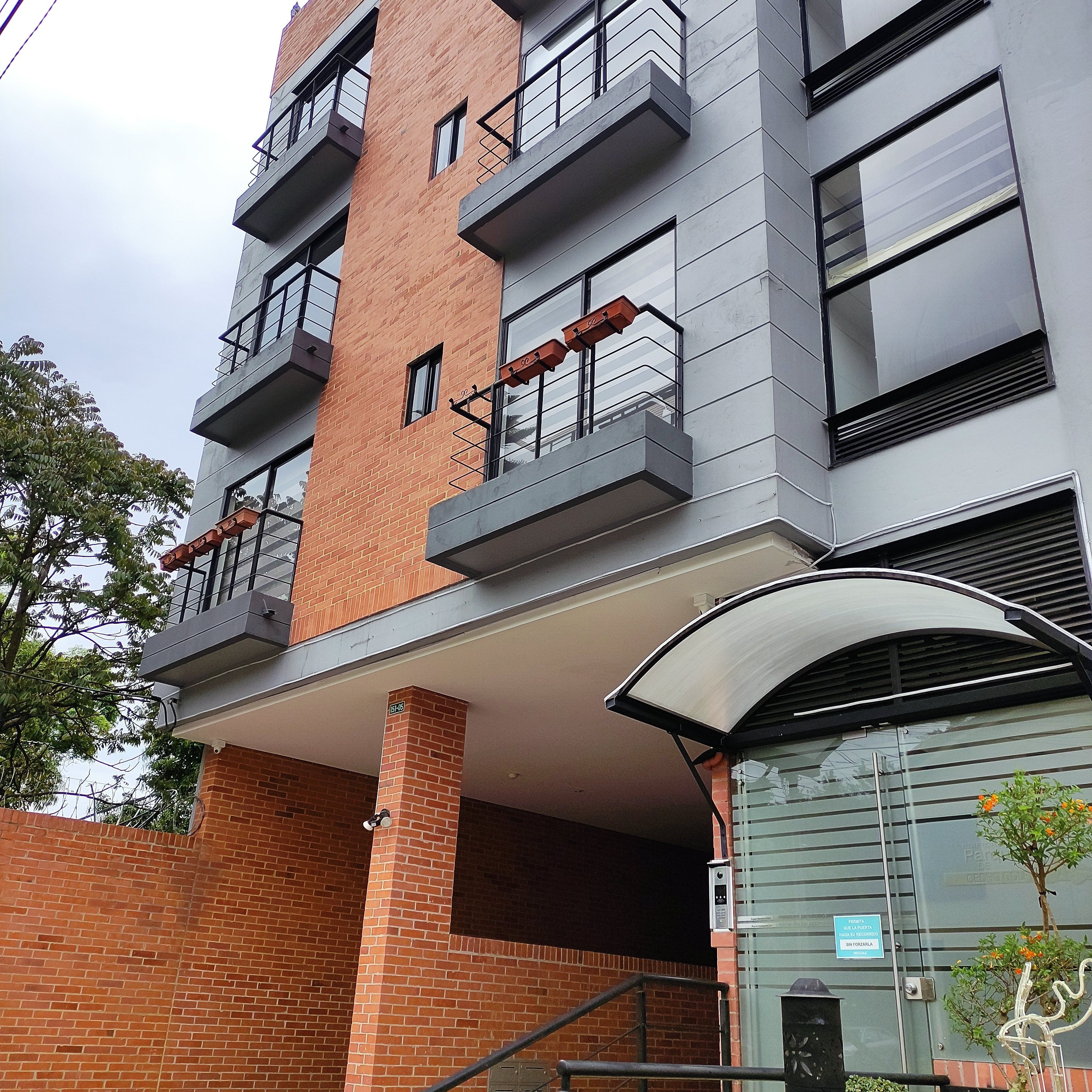 Apartamento en arriendo Cundinamarca Bogotá Cedro Salazar 72 m2 Habitaciones 2 Baños 2 Garajes 1 Precio $3200000