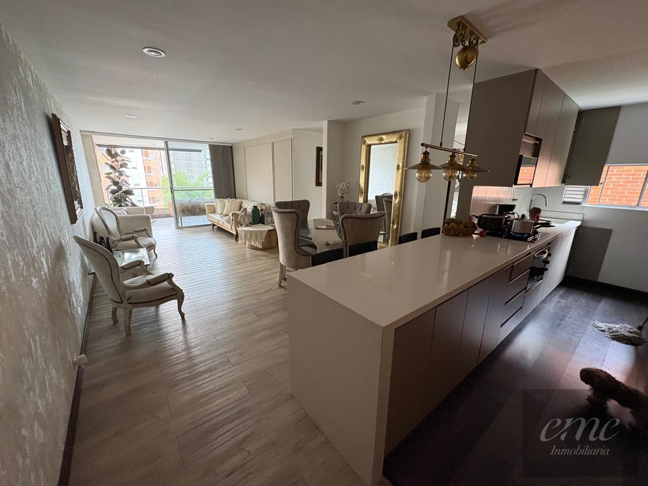 Apartamento en arriendo Antioquia Medellín Castropol 160 m2 Habitaciones 3 Baños 4 Garajes 2 Precio $9000000