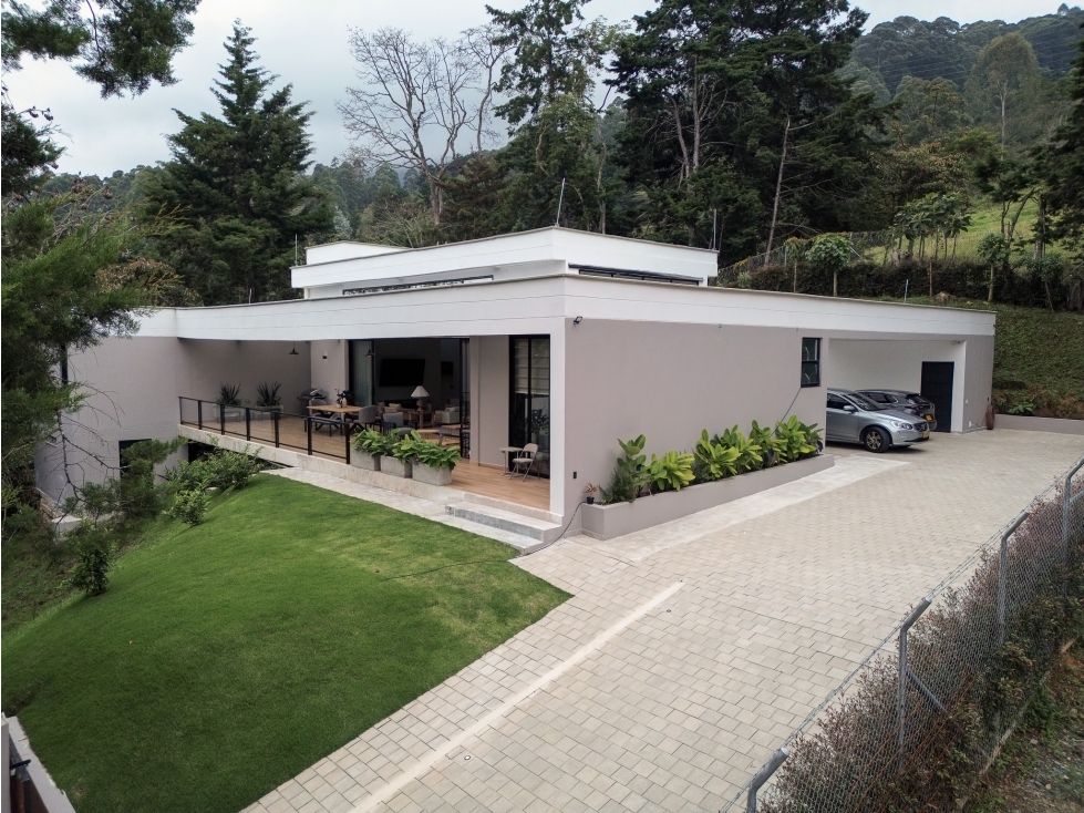 Casa en arriendo o venta Antioquia Envigado Envigado 520 m2 Habitaciones 6 Baños 7 Garajes 0 Precio venta $4950000000 Precio arriendo $21000000